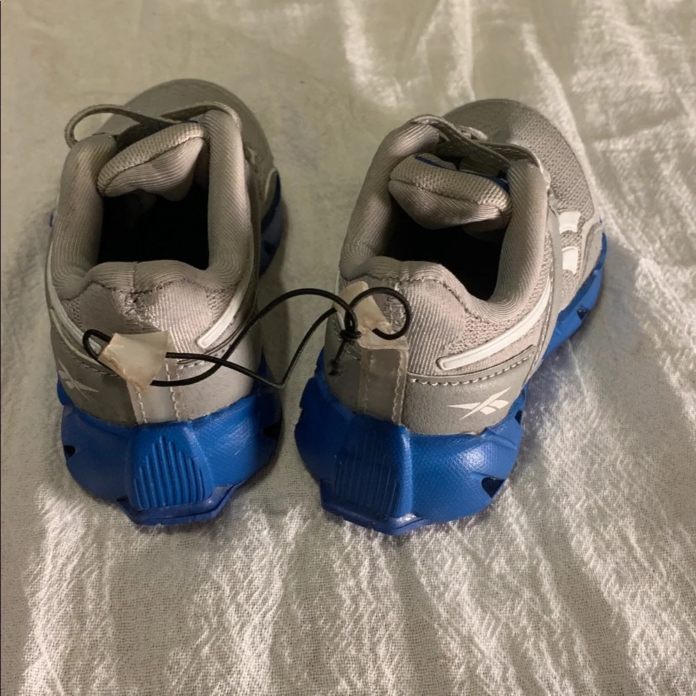 Reebok Toddler Sneakers in Gray, Blue W/White Reebok stripes Size 5 Never Worn